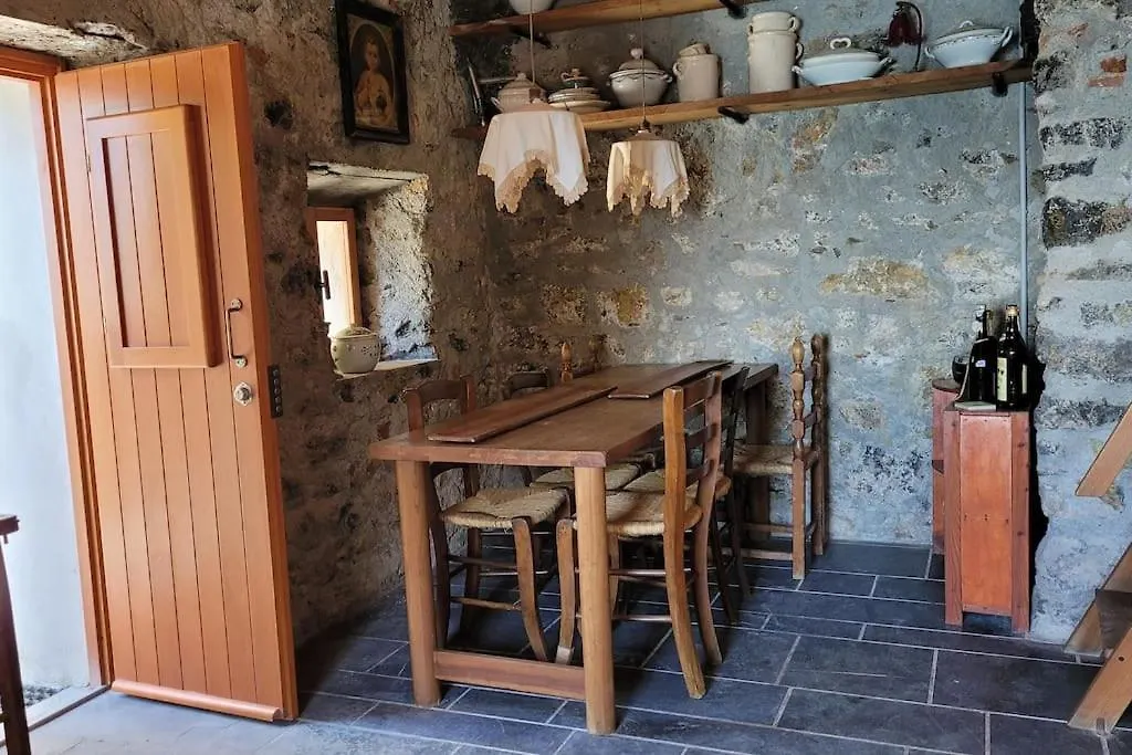 I Paradisi Di Tellaro Nel Golfo Dei Poeti Tatil Evi